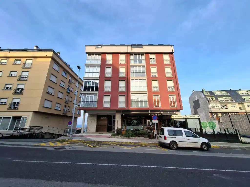 Vista exterior de Piso en venta en Burela con Calefacción, Trastero y Amueblado