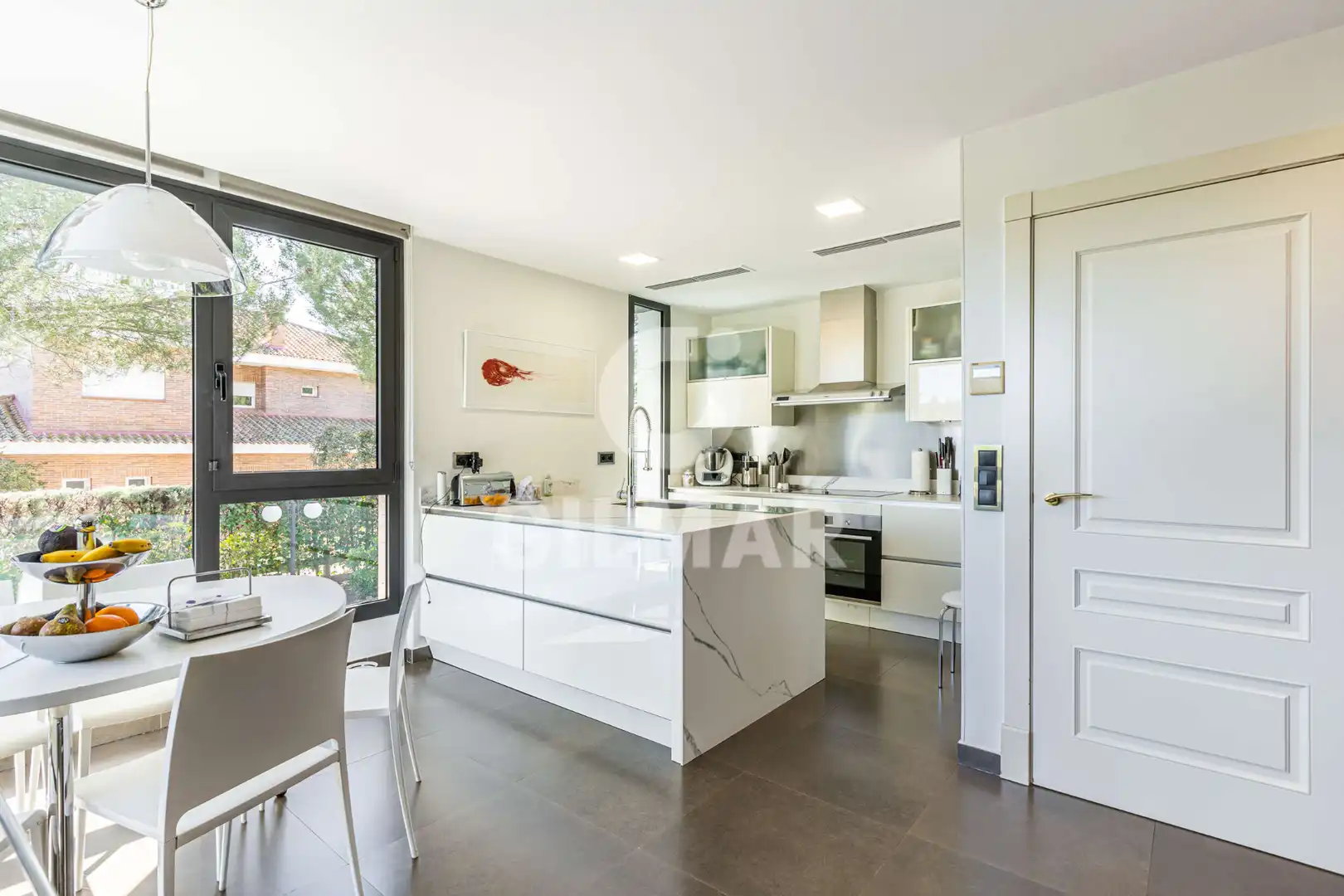 Cocina de Casa o chalet en venta en Las Rozas de Madrid con Aire acondicionado, Calefacción y Jardín privado