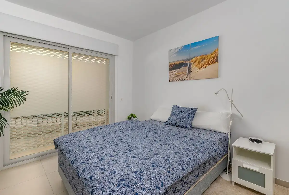Dormitori de Apartament en venda en Benalmádena amb Aire condicionat, Terrassa i Traster