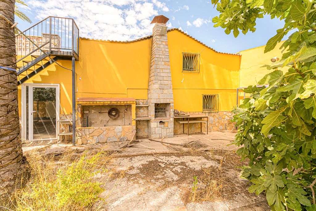 Vista exterior de Casa o chalet en venta en Elche / Elx con Piscina comunitaria