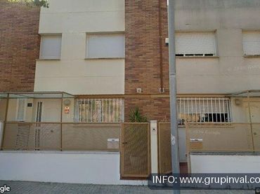 Bajo en venta en Calle Pirineus 76