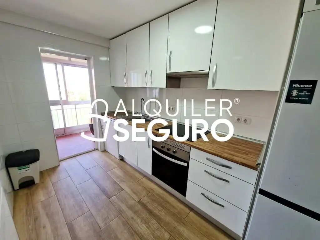 Cocina de Piso de alquiler en Móstoles con Calefacción y Terraza