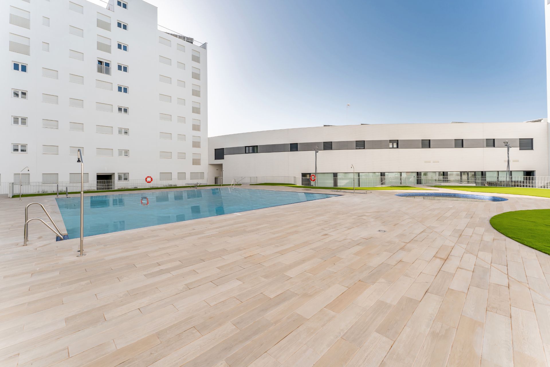 Study to rent in Avenida de las Ciencias, 39, Colores -  Entreparques