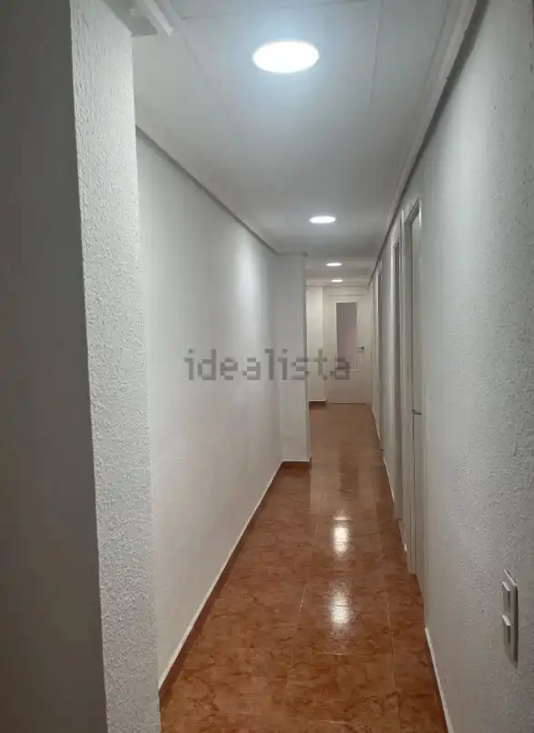 Flat for sale in Valencia  with Air Conditioner, Balcony and Internet