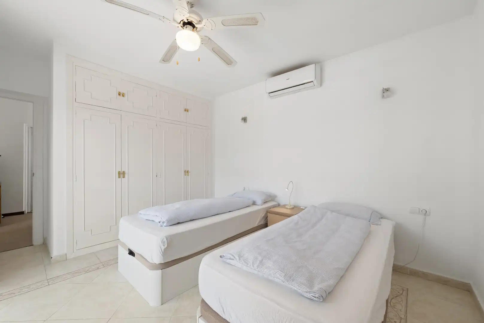 Dormitori de Casa o xalet en venda en Mijas amb Aire condicionat, Terrassa i Piscina