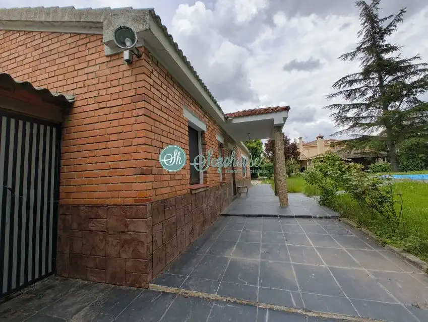 Exterior view of Houses for sale in Segovia  with Heating