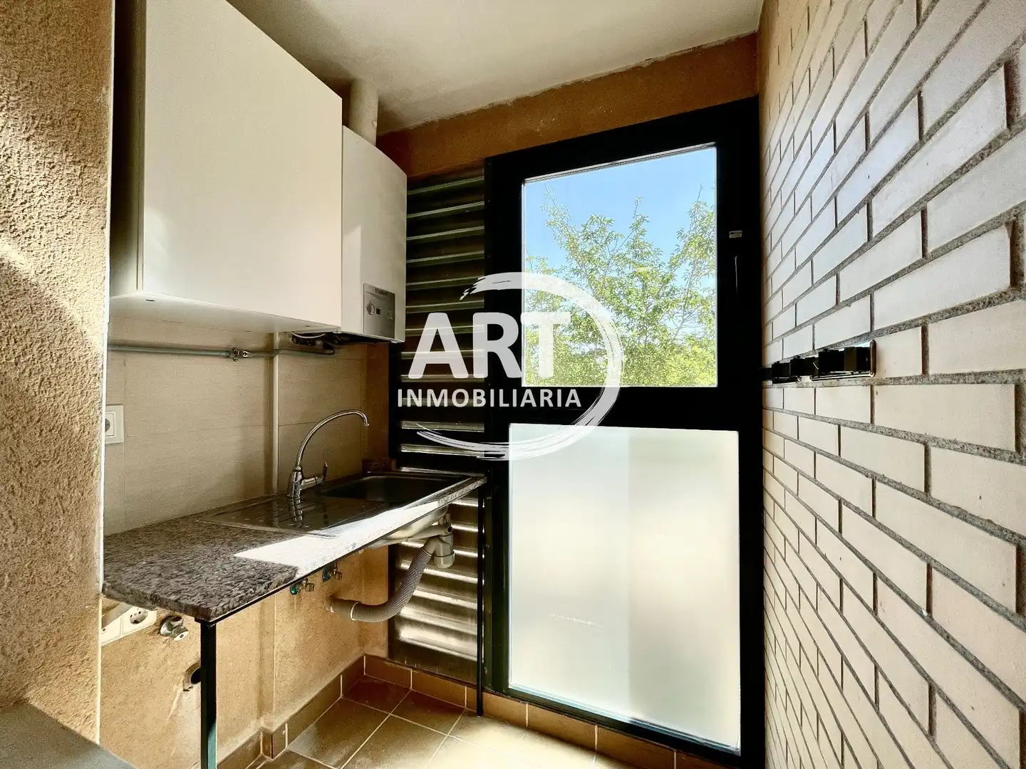 Exterior view of Flat for sale in La Pobla de Vallbona  with Air Conditioner, Heating and Terrace