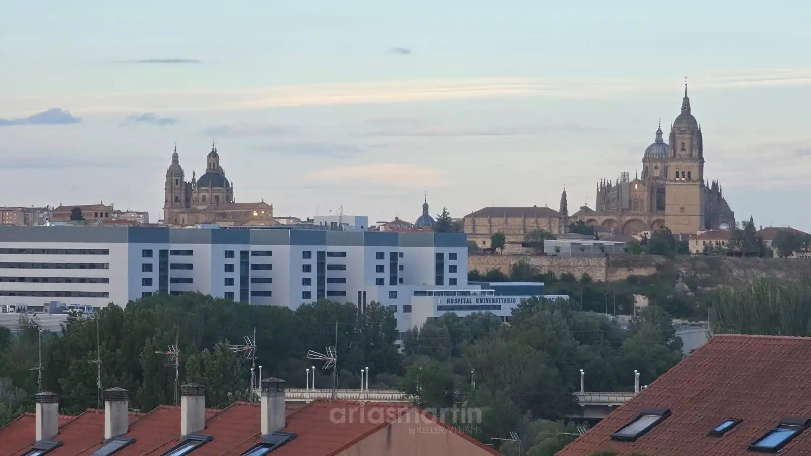 Exterior view of Flat for rent in Salamanca  with Heating, Terrace and Swimming Pool