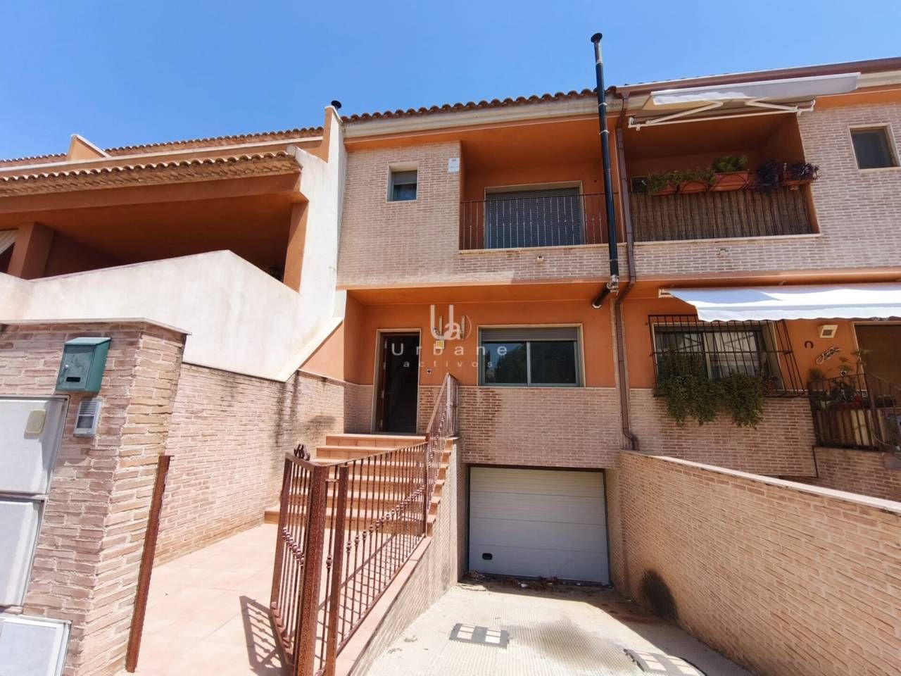 Exterior view of Single-family semi-detached for sale in Ceutí  with Air Conditioner and Terrace