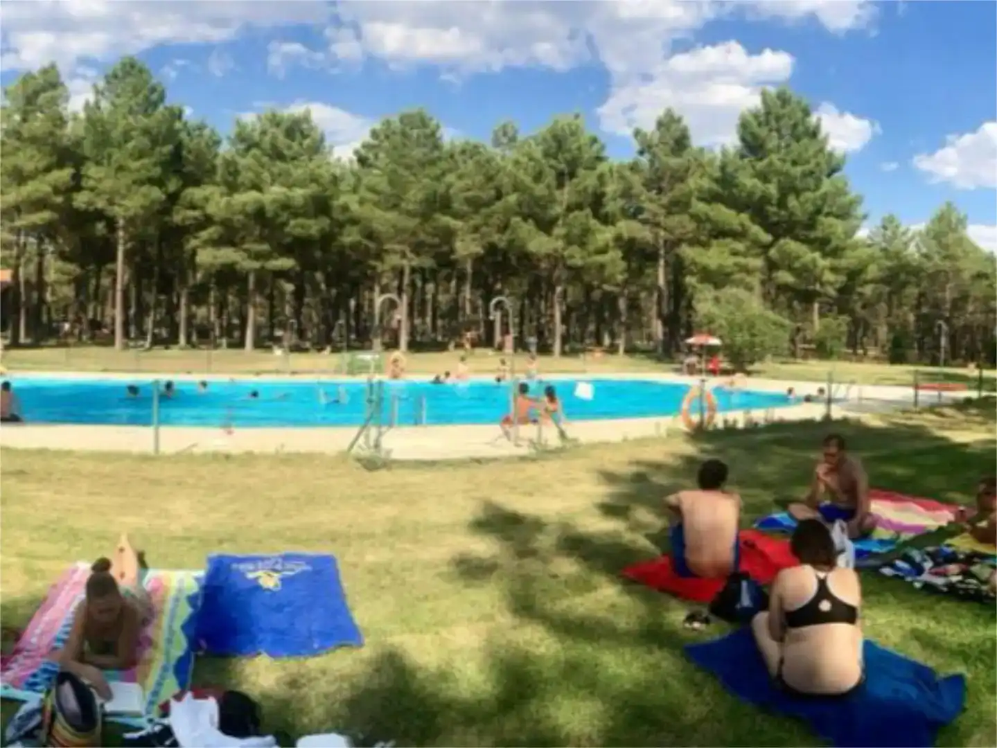 Piscina de Piso en venta en Lastras de Cuéllar con Trastero y Amueblado