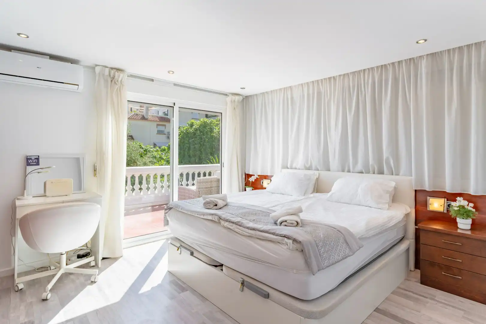 Bedroom of Attic for sale in Torremolinos  with Air Conditioner, Heating and Community pool