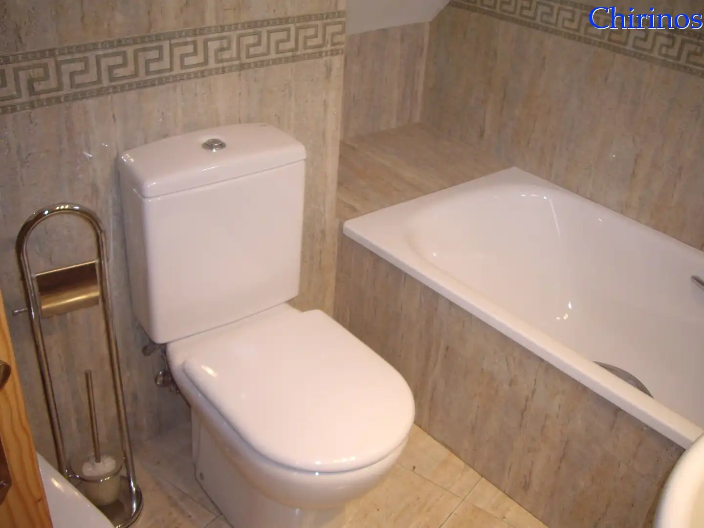 Baño de Ático de alquiler en Córdoba con Aire acondicionado, Terraza y Horno