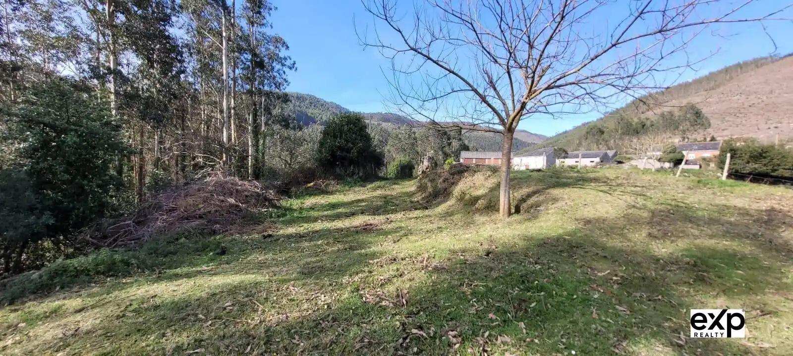 Detached homes for sale in O Valadouro    with Furnished