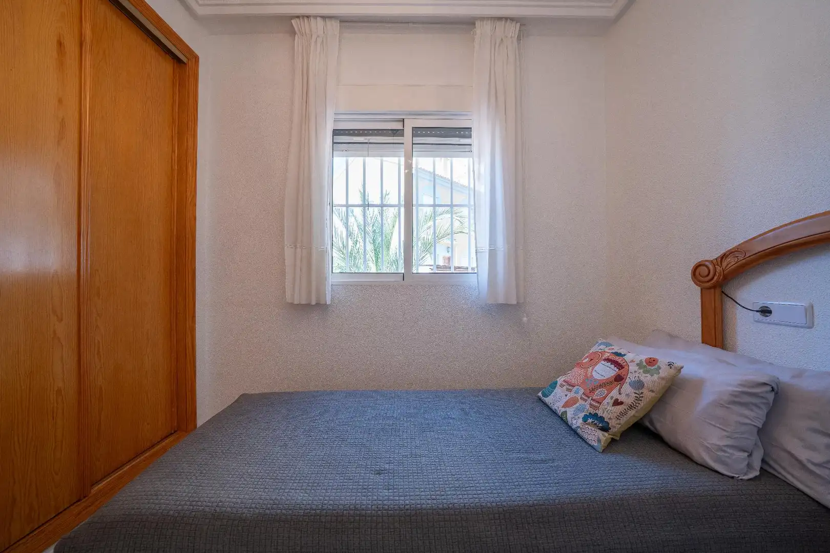 Dormitori de Casa o xalet en venda en Elche / Elx amb Piscina comunitària