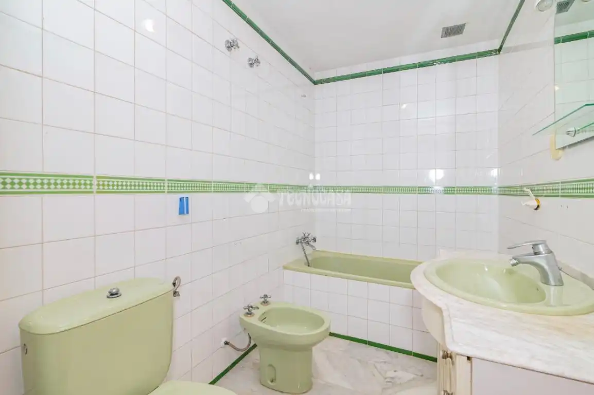 Bany de Casa adosada en venda en La Zubia amb Terrassa i Piscina comunitària
