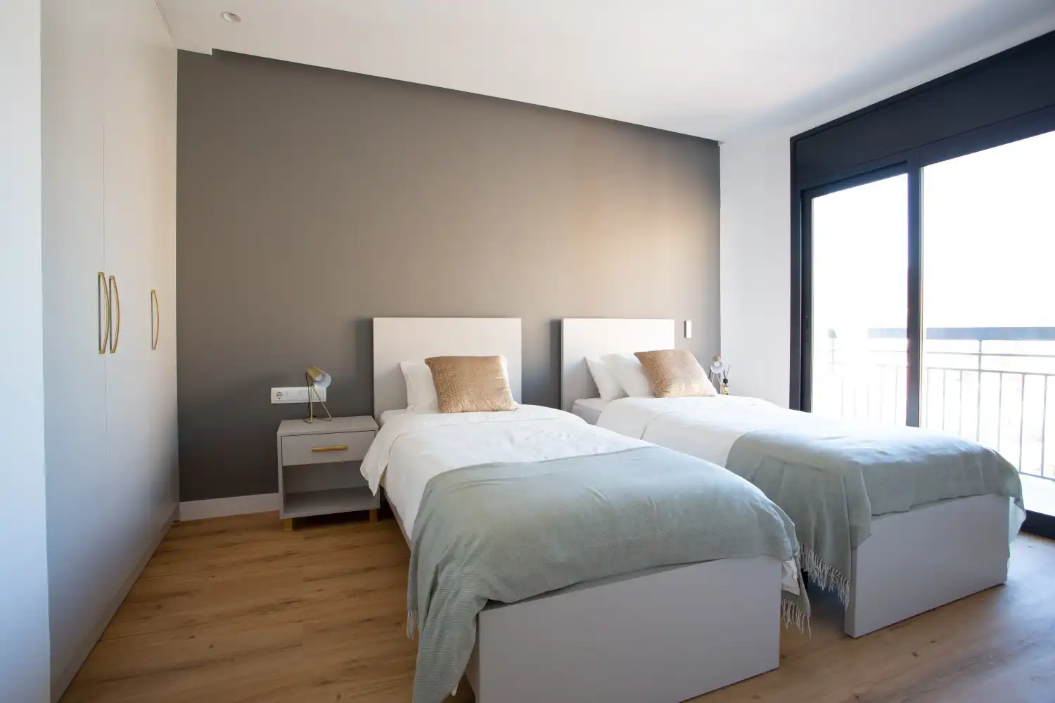 Dormitori de Apartament de lloguer en Castelldefels amb Aire condicionat, Calefacció i Moblat