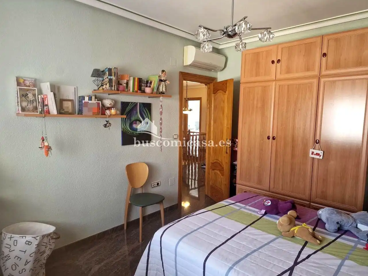 Dormitori de Casa adosada en venda en Torredelcampo amb Aire condicionat, Calefacció i Jardí privat
