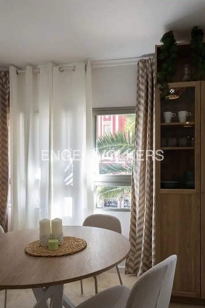 Außenansicht von Wohnung zur Miete in Valencia mit Klimaanlage, Heizung und Möbliert