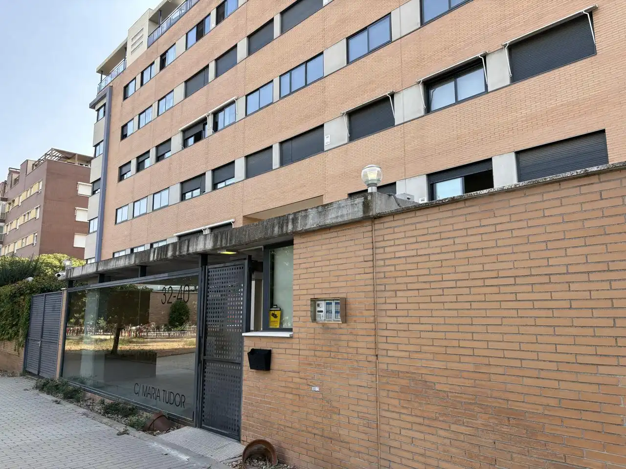 Außenansicht von Wohnung zur Miete in Madrid mit Klimaanlage, Heizung und Parkett
