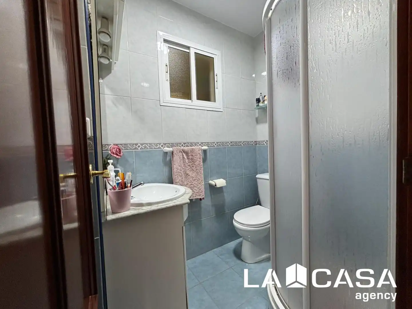 Badezimmer von Haus oder Chalet zum Verkauf in Dos Hermanas mit Balkon