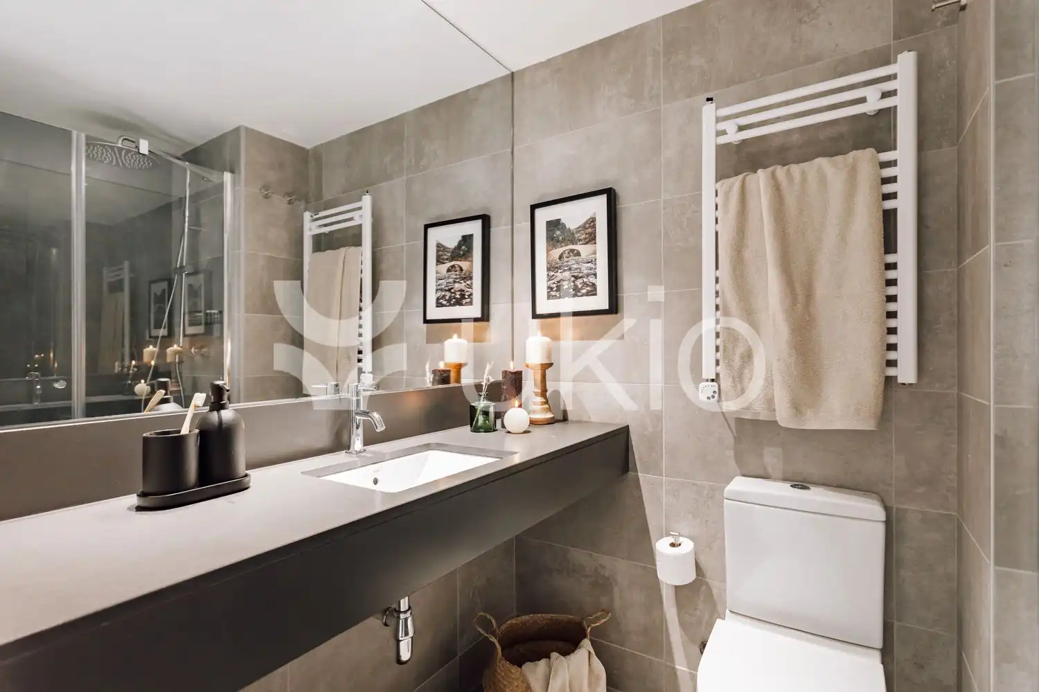 Badezimmer von Wohnungen zur Miete in Barcelona mit Klimaanlage, Möbliert und Ofen