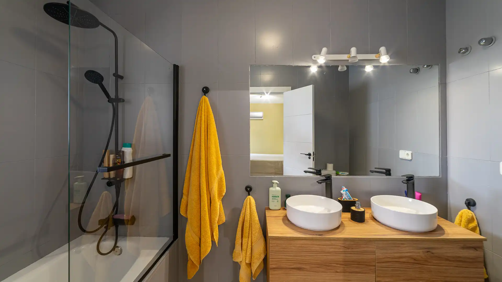 Bany de Casa o xalet en venda en San Miguel de Salinas amb Aire condicionat, Jardí privat i Terrassa
