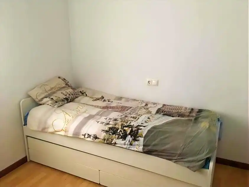 Dormitori de Pis en venda en Linares amb Aire condicionat i Calefacció
