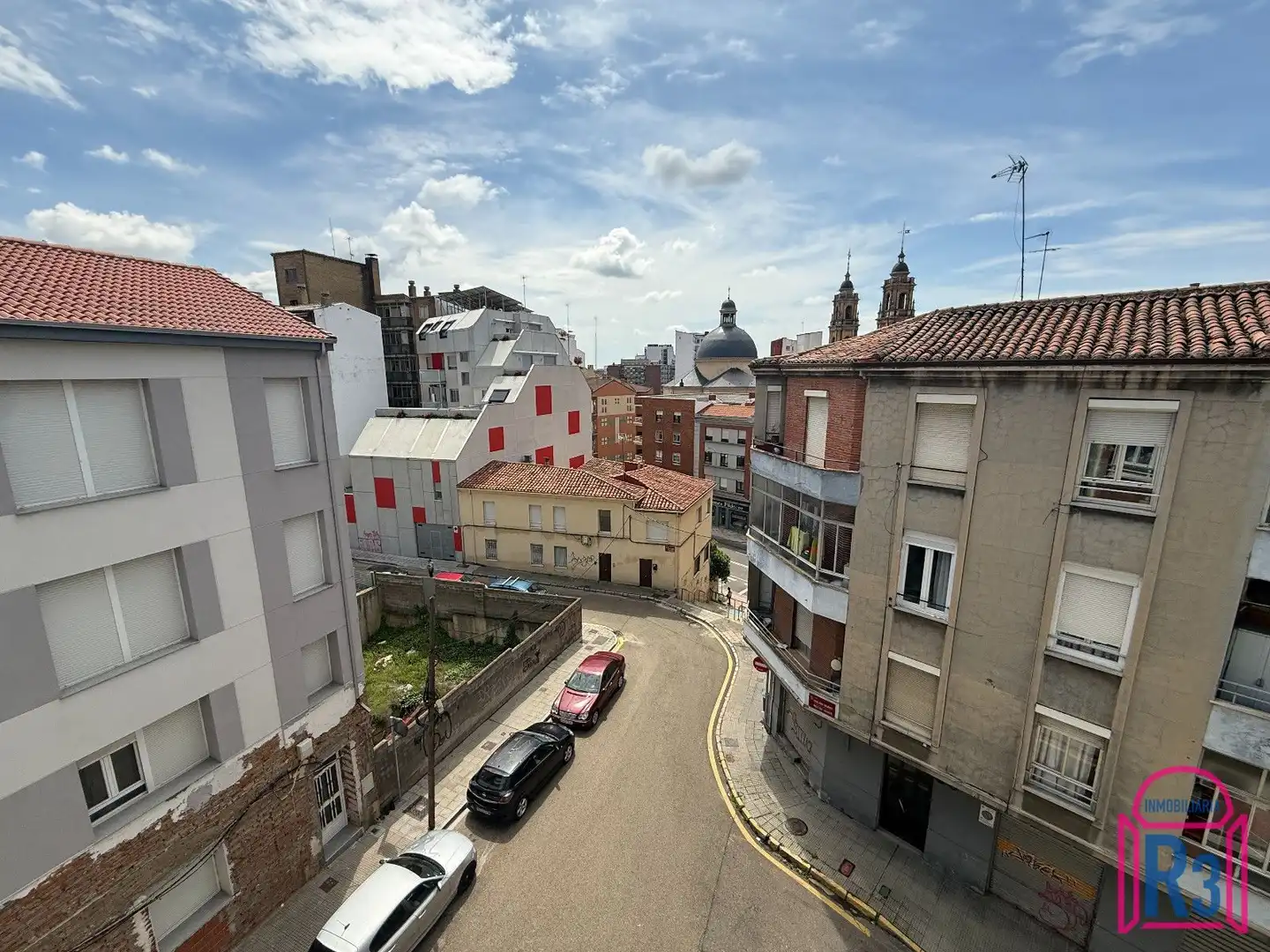 Vista exterior de Piso en venta en León Capital 