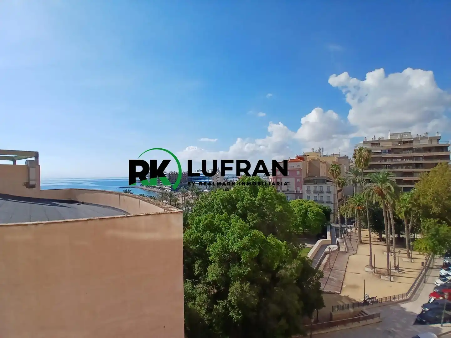 Vista exterior de Apartament en venda en Alicante / Alacant amb Terrassa, Moblat i Balcó