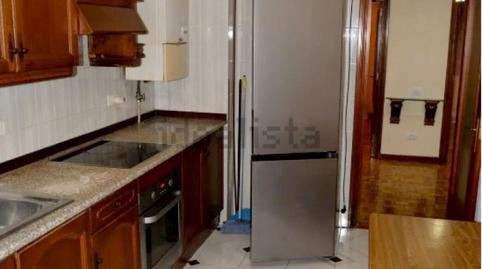 Foto 5 de Piso de alquiler en Oviedo - Calle Lopez del Vallado, Fozaneldi - Tenderina, Oviedo