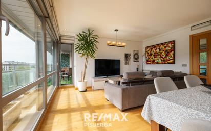 Living room of Flat for sale in Valladolid Capital  with Heating, Private garden and Terrace