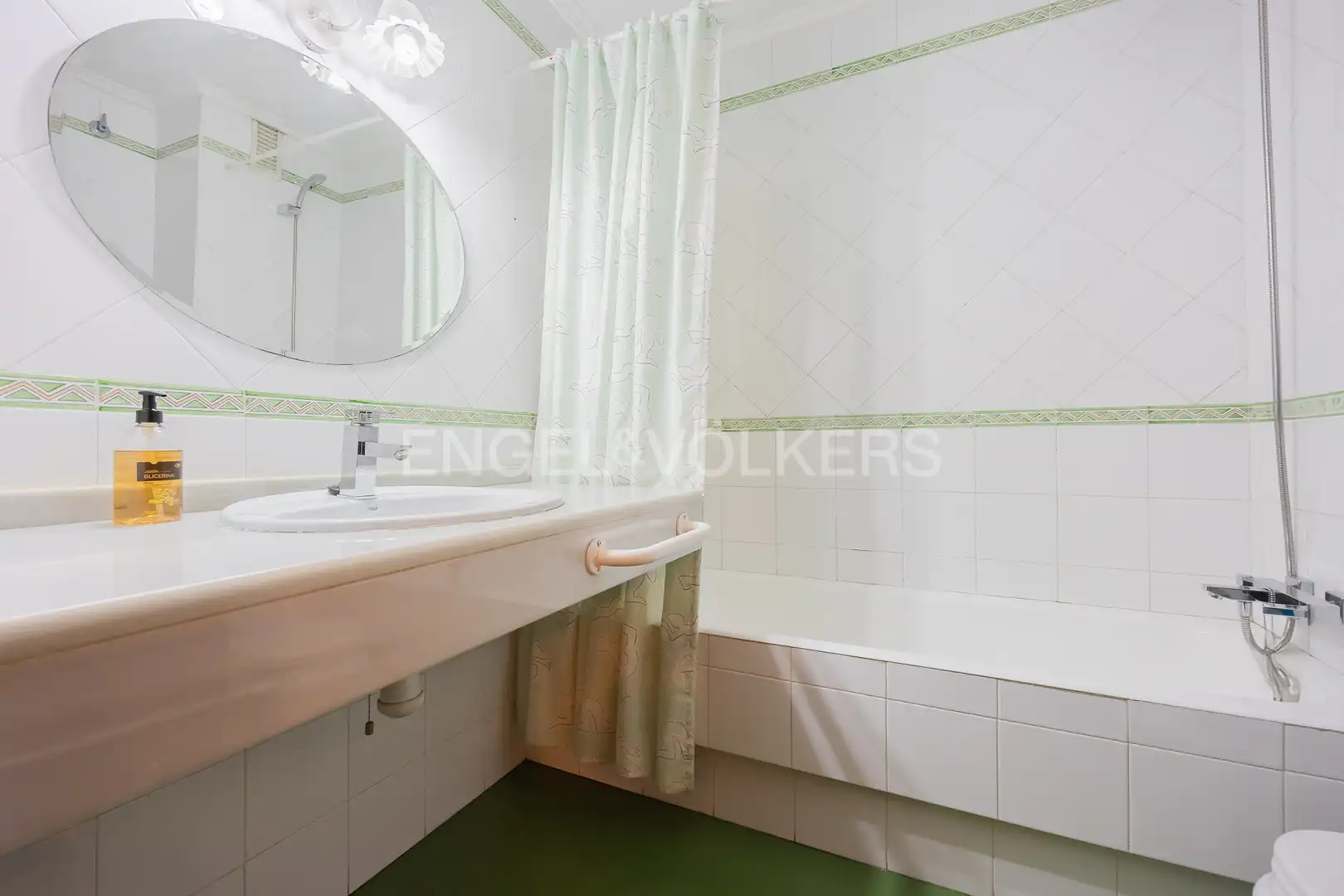 Baño de Casa o chalet en venta en Loiu con Calefacción, Jardín privado y Piscina