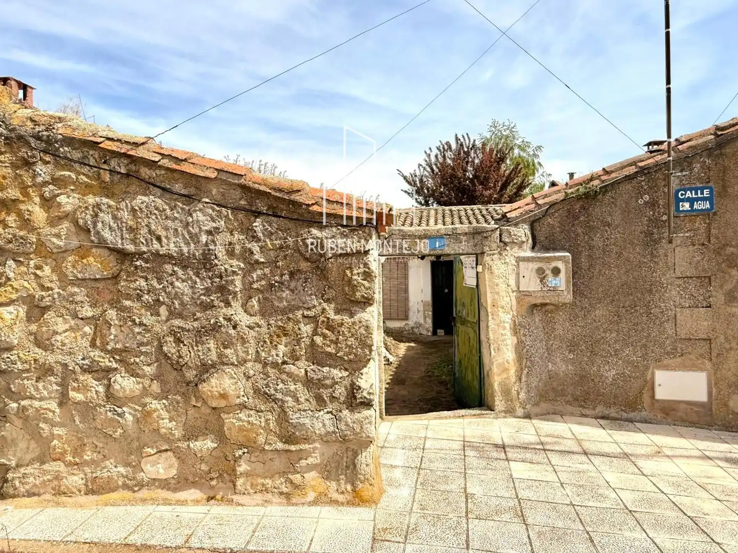 Exterior view of Houses for sale in Zarapicos  with Terrace