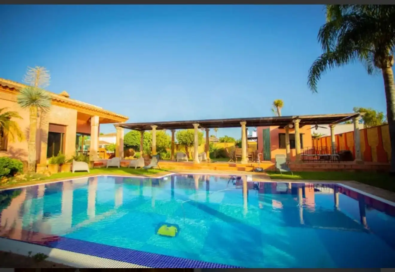 Chalet con piscina en venta en Arcos de la Frontera