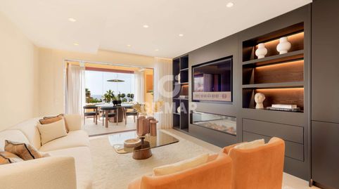 Ubicado en una de las urbanizaciones más prestigiosas de la New Golden Mile, este complejo frente al mar ofrece un estilo de vida, imatge 3