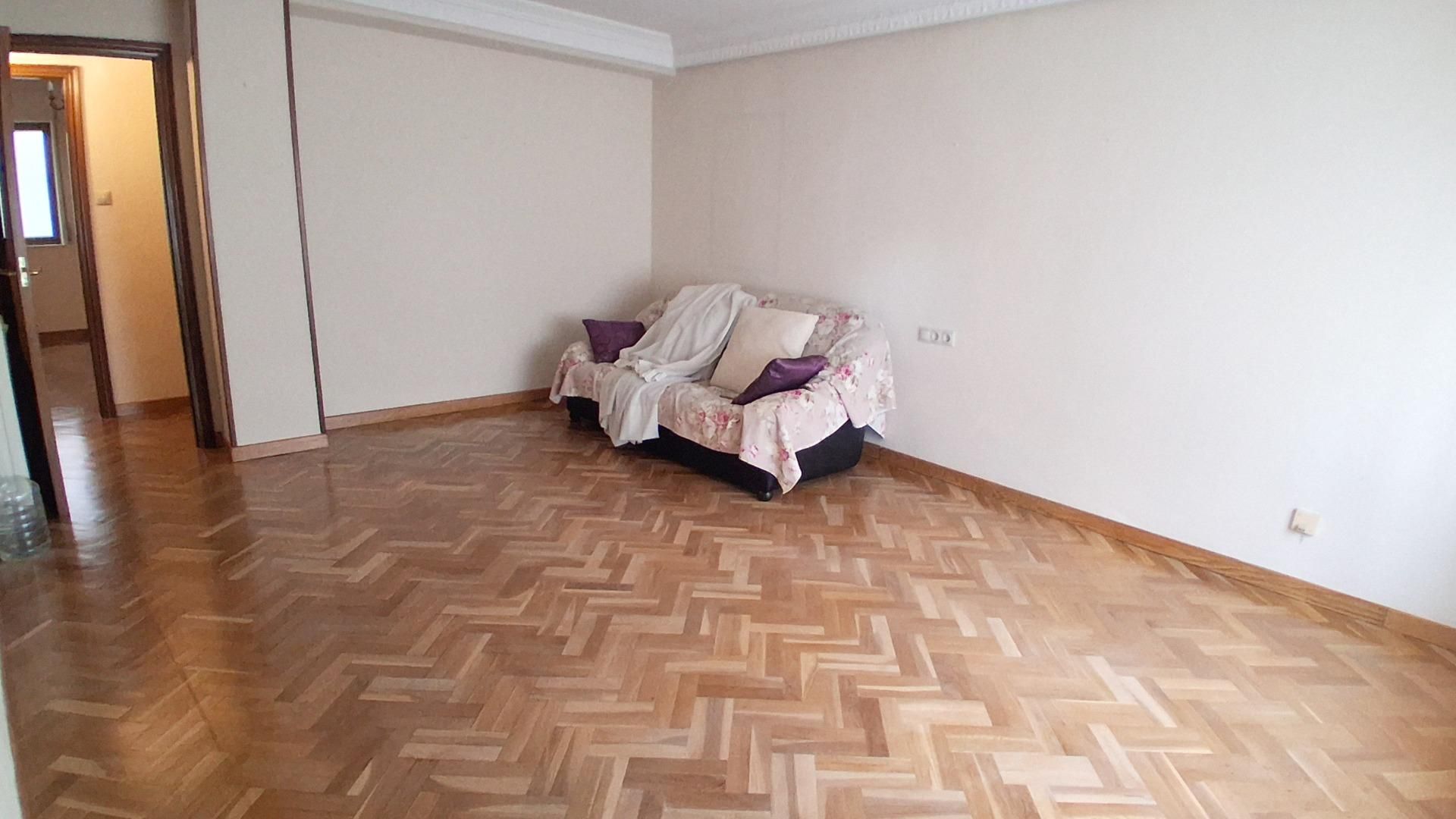 Dormitori de Pis en venda en Salamanca Capital amb Calefacció, Parquet i Balcó