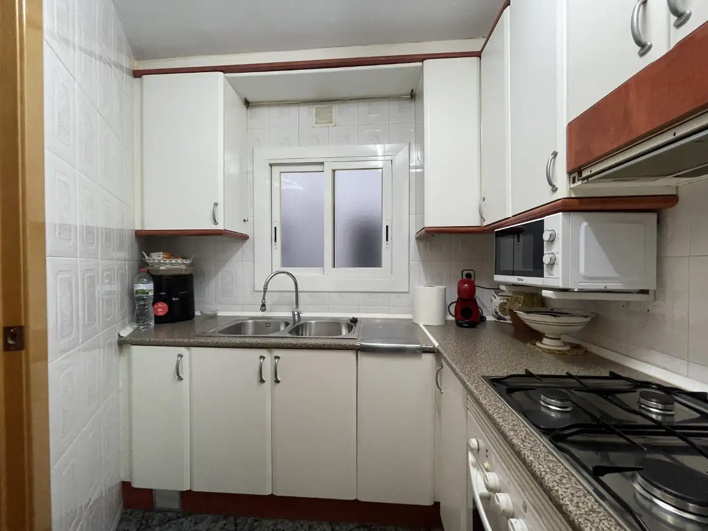 Küche von Wohnung zum Verkauf in Castelldefels mit Klimaanlage und Balkon