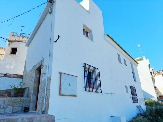Casa adosada en Venta en Sayalonga
