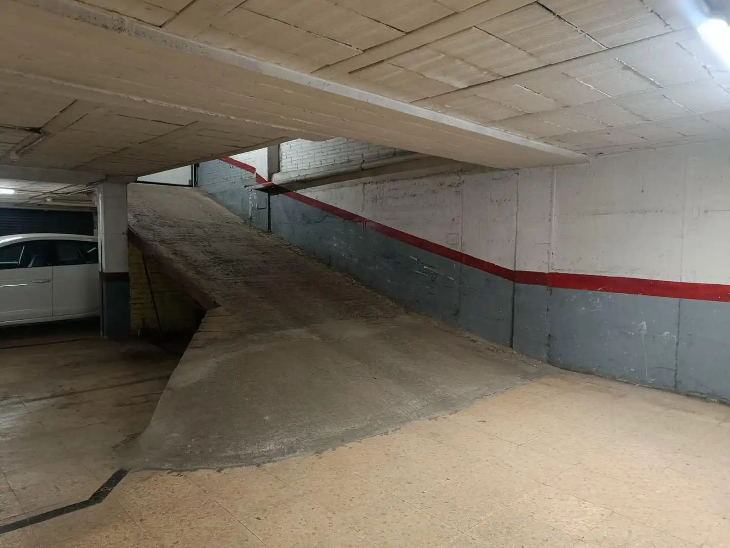 Parking for sale in Carrer d'Enric Prat de la Riba 3, imagen 3
