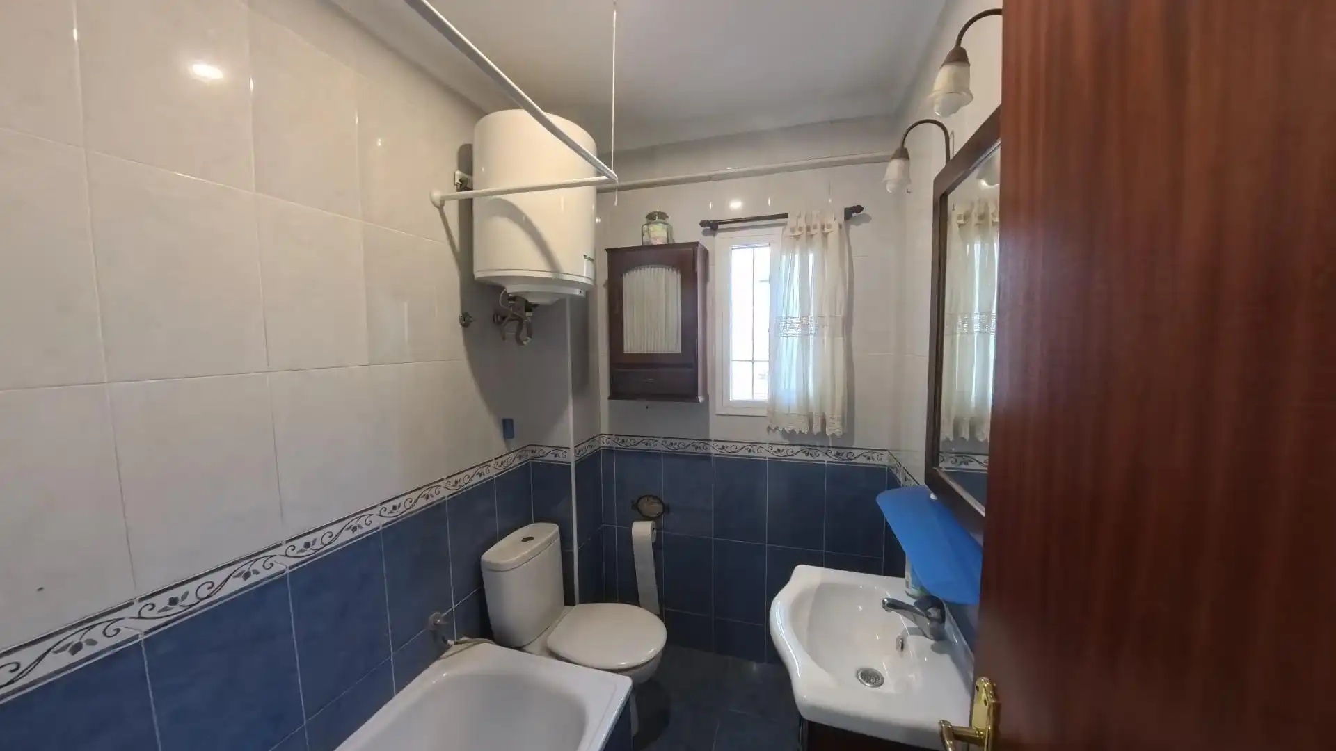 Bathroom of Flat for sale in Hornos Púnicos