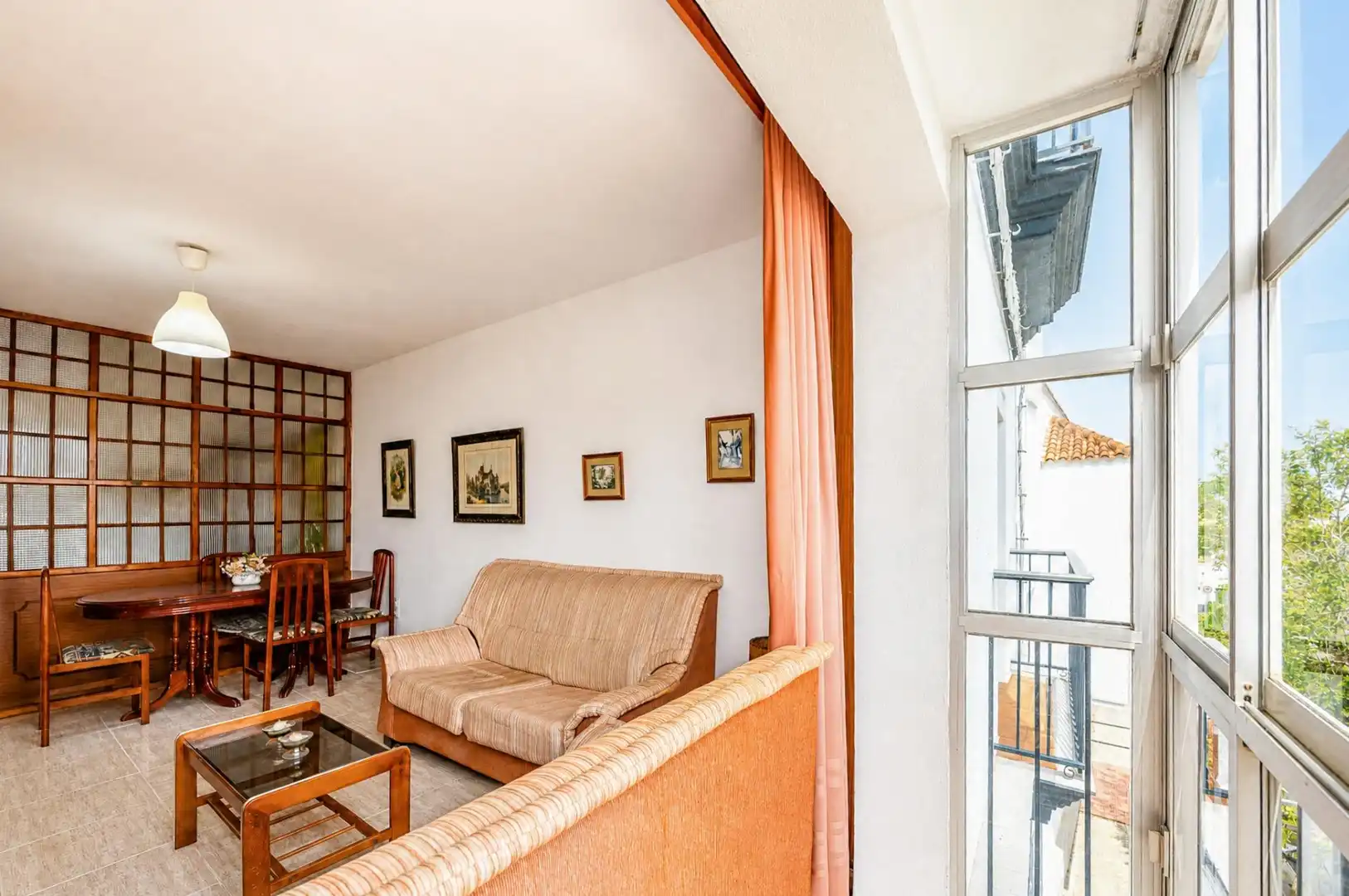 Flat with terrace for sale in Calle Palomar 12
