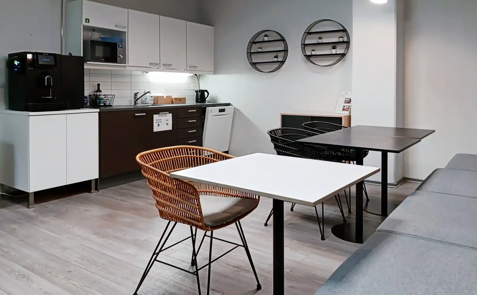 Office space with lift to rent in Carrer La Riera, 17-19 17, imagen 5