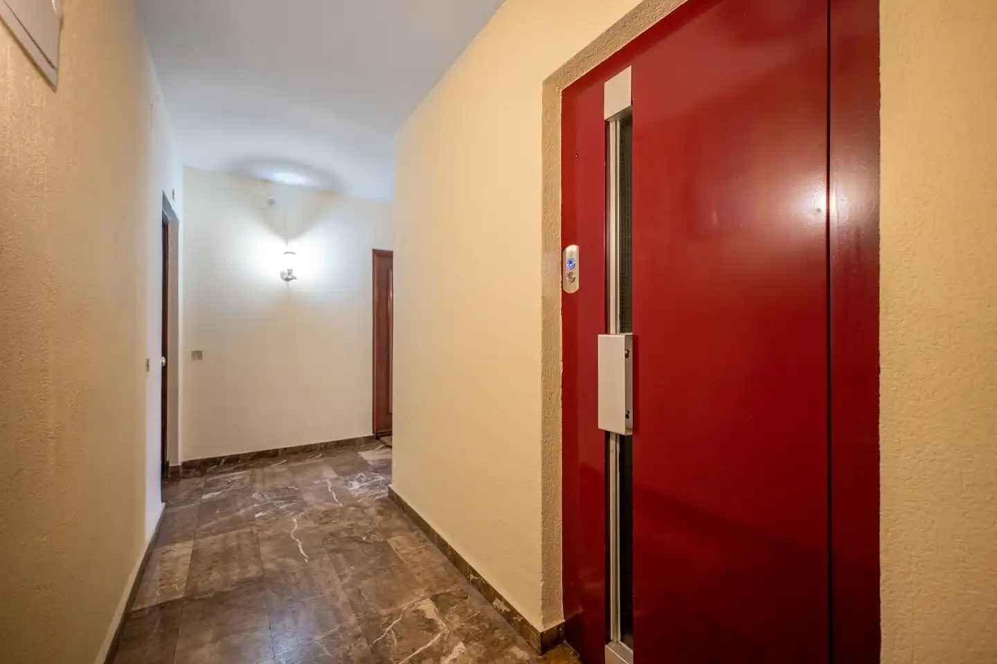 Piso en venta en Ávila con Calefacción, Parquet y Terraza