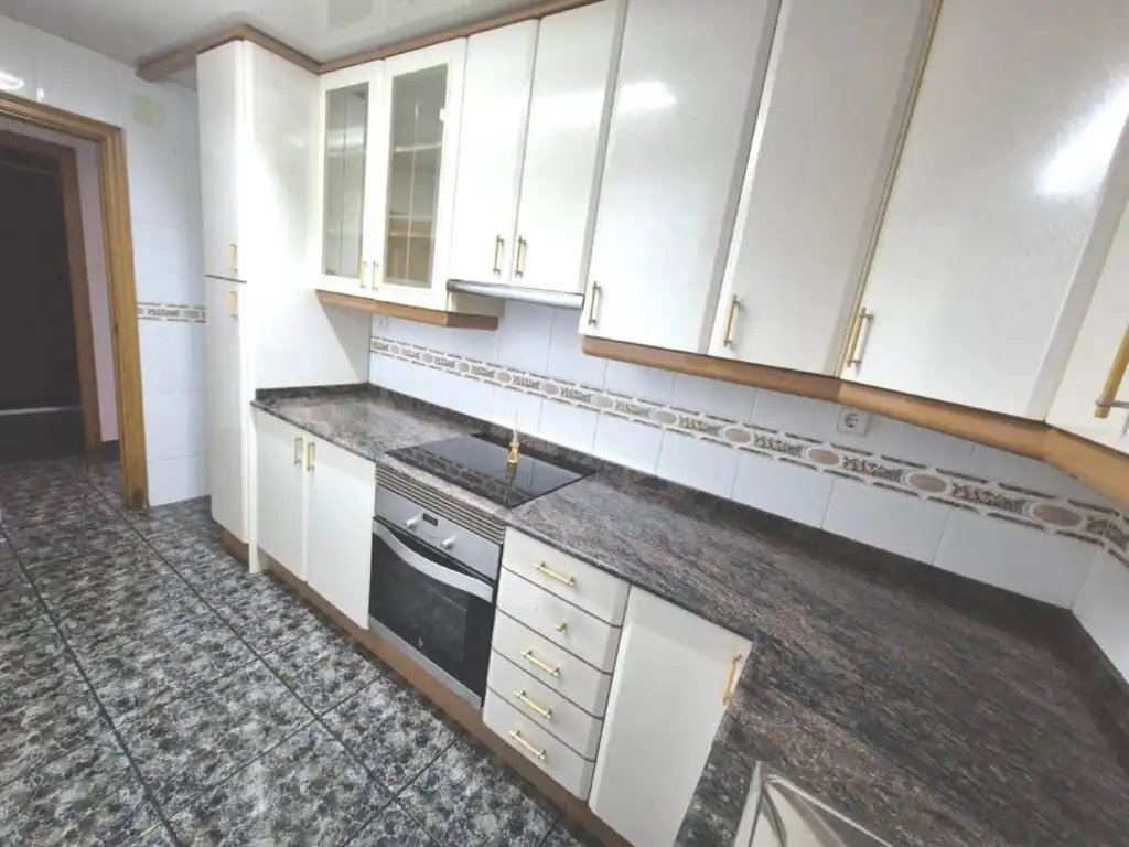 Flat with lift for sale in Carrer de Juan Valera, imagen 4