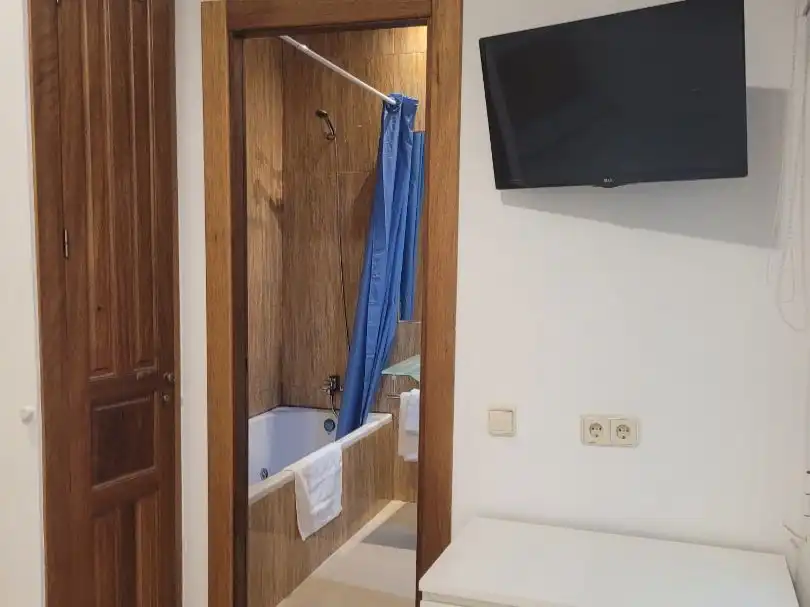 Bathroom of Flat for rent in Madrid  with Air Conditioner, Heating and Furnished