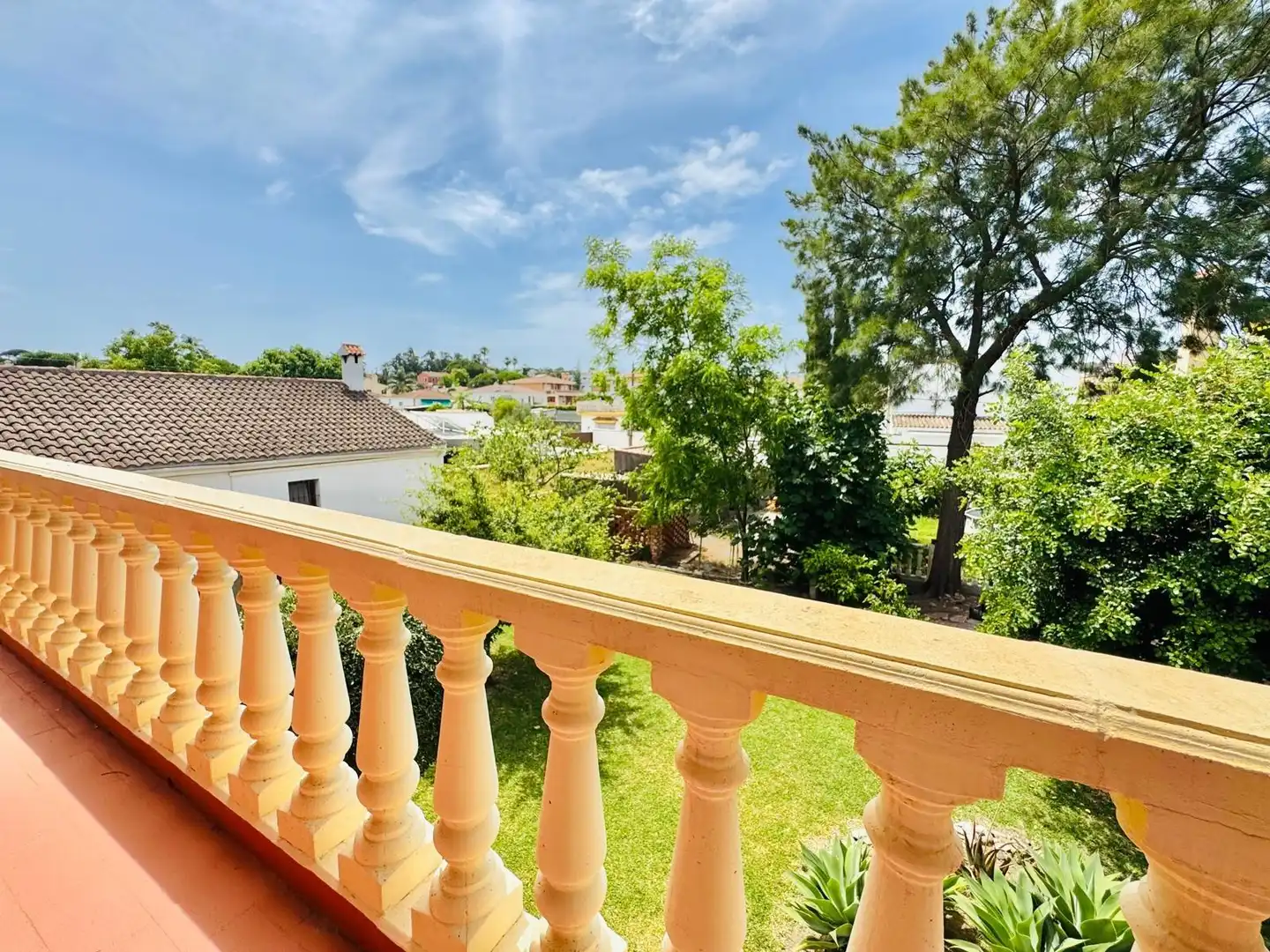 Exterior view of Houses for sale in Algeciras  with Private garden and Swimming Pool