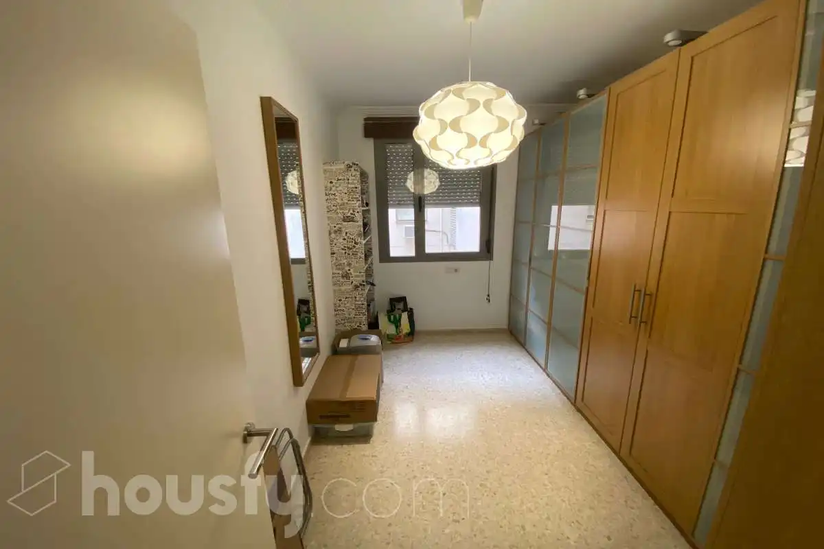 Wohnung zur Miete in Sevilla mit Klimaanlage, Terrasse und Balkon