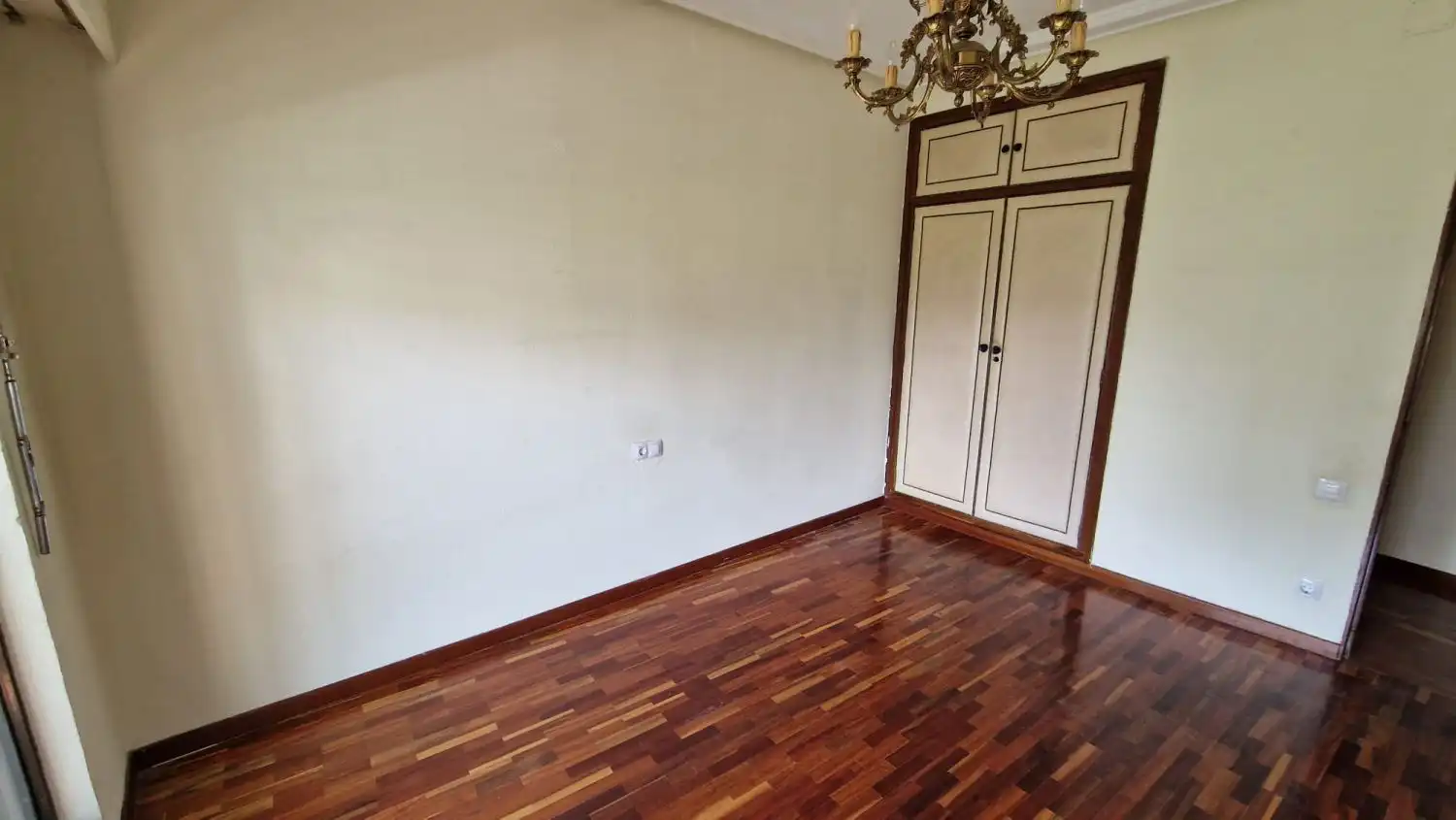 Schlafzimmer von Büro zur Miete in León Capital  mit Terrasse