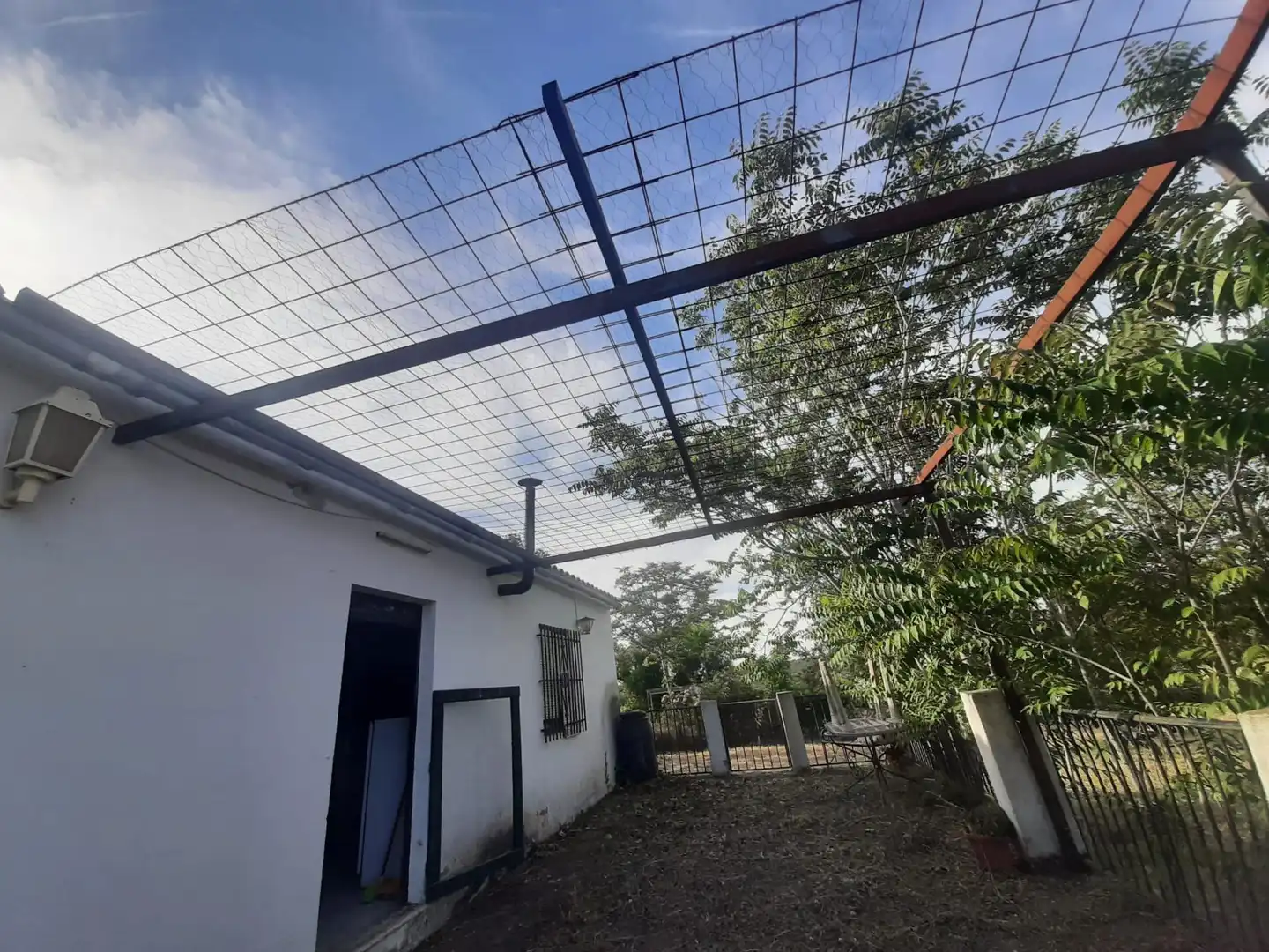 Vista exterior de Casa o xalet en venda en Cáceres amb Calefacció, Jardí privat i Terrassa