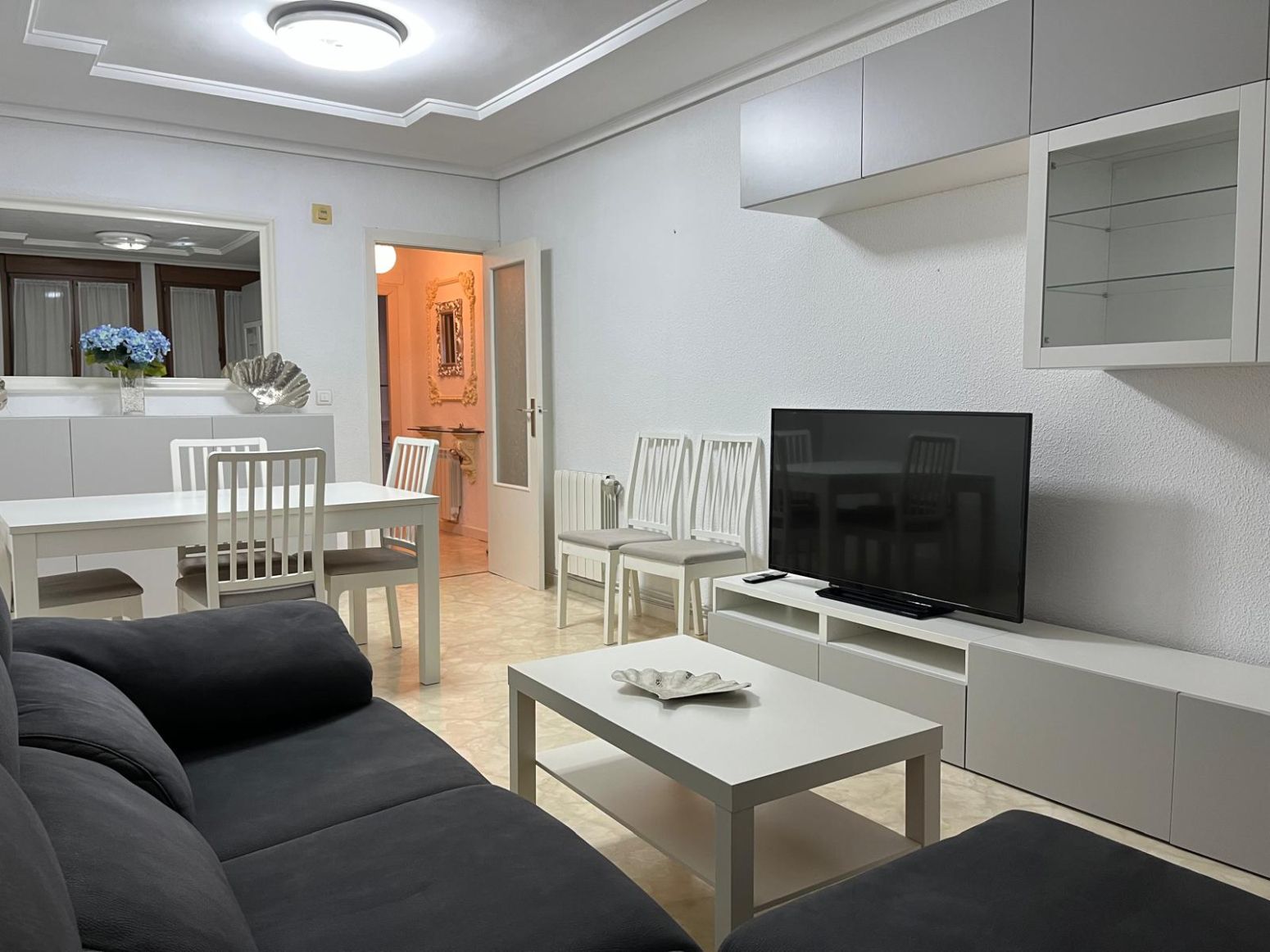 Living room of Flat to rent in Los Corrales de Buelna   with Heating and Parquet flooring